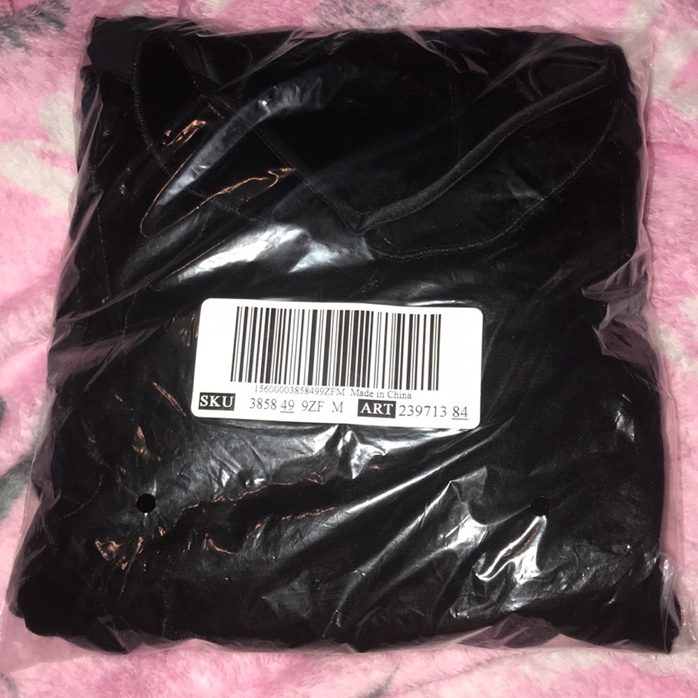 NWT Victoria’s Secret Velvet Romper - Picture 5 of 5